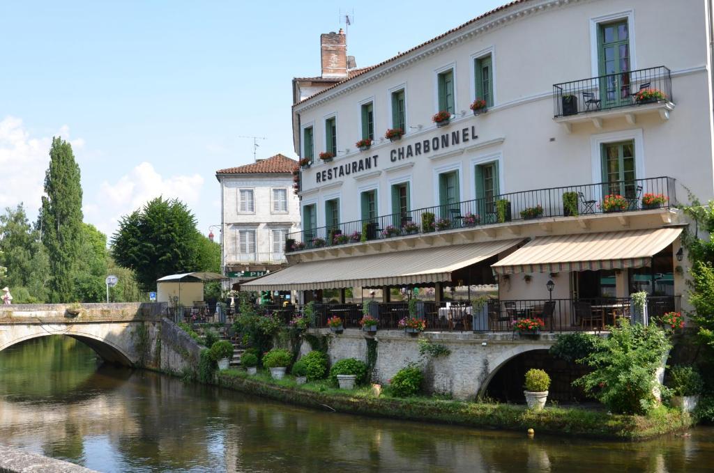 Hotel Restaurant Charbonnel Brantôme Extérieur photo